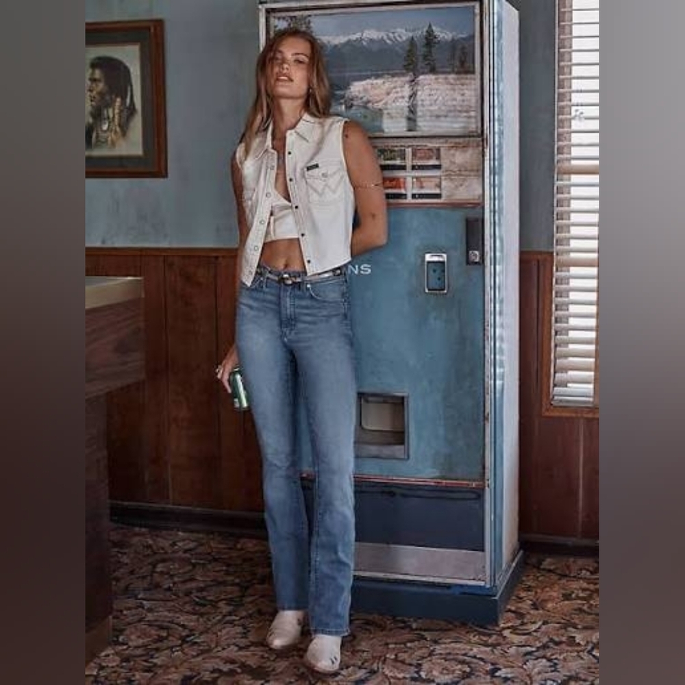 WRANGLER New Straight Medium Wash 1/2/34 Or 26/27